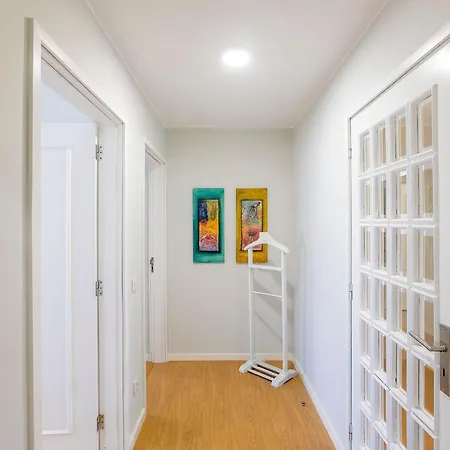 Alba House & Free Parking