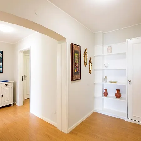 Alba House & Free Parking *