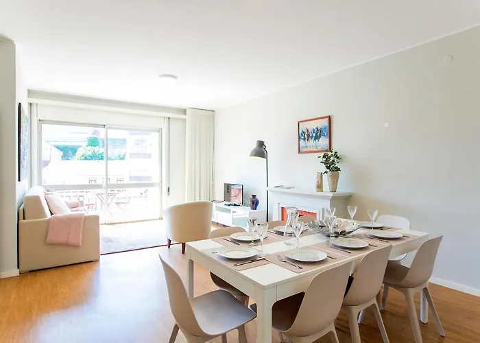 Alba House & Free Parking Daire