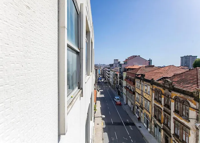 Alba House & Free Parking Апартаменты