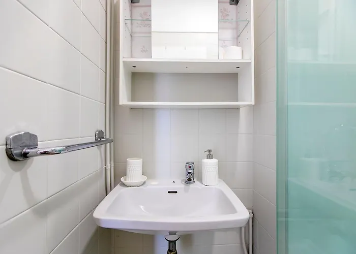 Alba House & Free Parking *